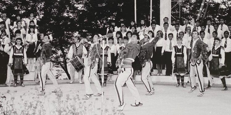 Gëzim Agolli, historia e koreografisë dhe e kërcimit që lindi nga djali bregdetar