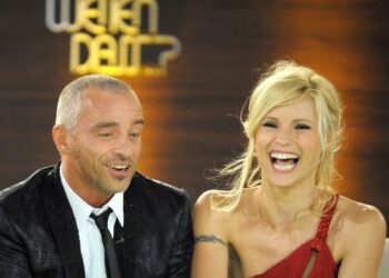 Këngëtari i njohur Italian bëhet gjysh për herë të parë