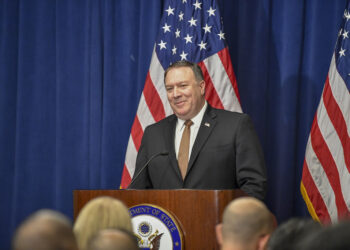 Ish-sekretari Mike Pompeo jep dorëheqjen nga zgjedhjet presidenciale të vitit 2024