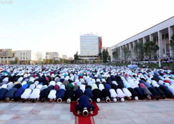 Myslimanët festojnë sot festën e Fitër Bajramit