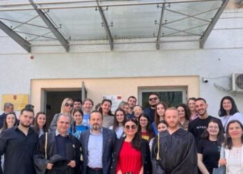 ‘Familja mbi gjithçka’, Pastori i njohur fiton gjyqin ndaj komunitetit LGTBQ, ja reagimi i Goxhajt dhe Imamit Kalaja