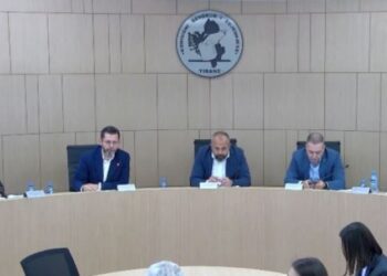 KAS gjobit zyrtarët e pesë ministrive, shkak përdorimi i burimeve publike për fushatë elektorale