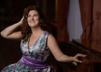 Soprano Italiane me famë botërore Ana Pirozzi për herë të parë në Shqipëri
