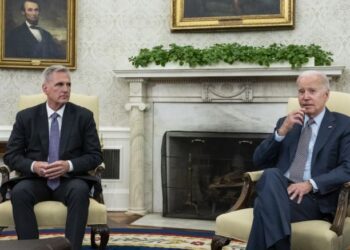 Takimi Biden dhe McCarthy përfundon pa marrëveshje për rritjen e tavanint të borxhit