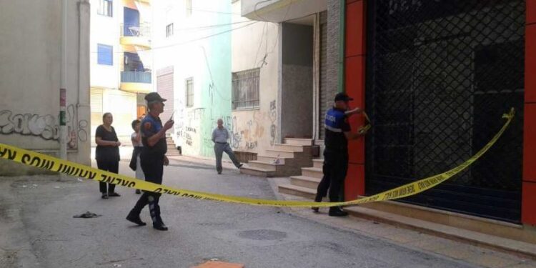 Vuante nga depresioni, 44-vjeçari hidhet nga kati i 15-të