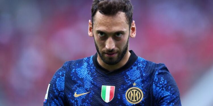 Mesfushori turk largohet nga skuadra e Interit