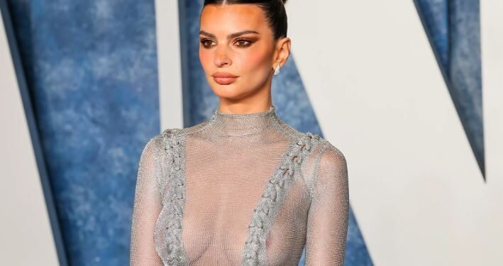 Modelja e njohur ndan me ndjekësit e saj setin fotografik më pikant