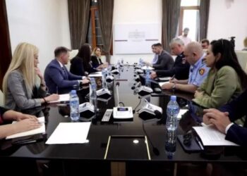 Task Forcë rikthehet për qeset plastike – Ibrahimaj dhe Kumbaro paralajmërojnë masat ndëshkuese