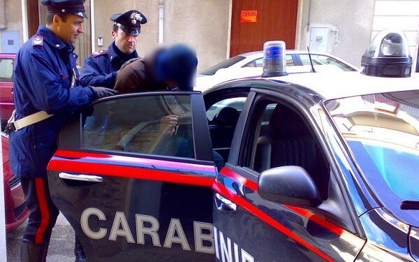 Arrestohet në flagrancë shqiptari në Itali, rreth 20 kilogramë kokainë të gjetura në makinën e tij