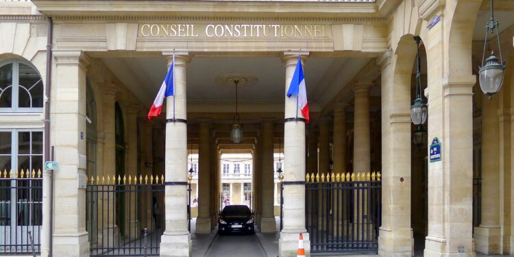 Po tani çdo të ndodhë? Këshilli Kushtetues i Francës refuzon ofertën për referendumin e pensioneve