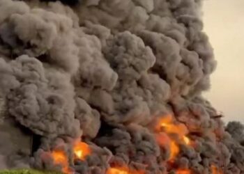 Lufta Rusi – Ukrainë, Shpërthen në flakë depoja e karburantit pranë urës së Krimesë