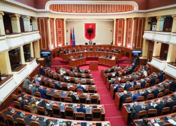 Pas dorëheqjes së Benet Becit, KQZ i jep mandatin deputetit Frrok Gjini