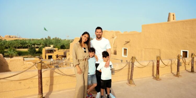 Leo Messi i kërkon falje PSG-së për udhëtimin në Arabinë Saudite