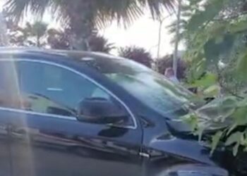 Lushnje – Makinat përplasen e përfundojnë në trotuar, dy të plagosur