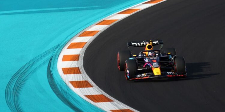 Formula 1- Verstappen në krye ndërsa Leclerc rrëzohet në stërvitjen në Miami