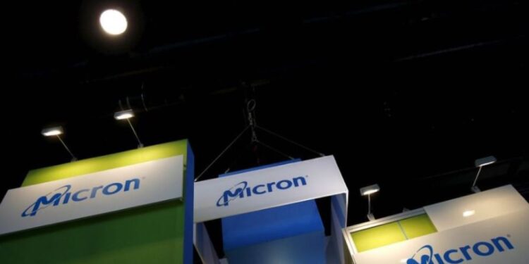 SHBA me dorë të hekurt ndaj Kinës ‘nuk do të tolerojë’ ndalesën për çipat Micron