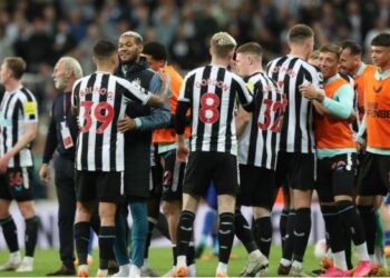 Newcastle kthehet në Champions League