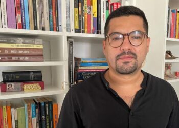 Gazetari Oscar Martinez dekorohet me çmimin “Liria e Fjalës”