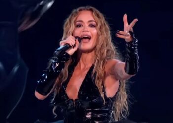 Elegante dhe joshëse, Rita Ora lë pa fjalë adhuruesit e Eurovision
