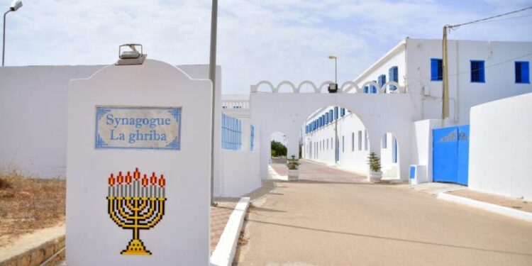 Sulm terrorist në Tunizi – Vriten disa persona në vendin e pelegrinazhit hebre