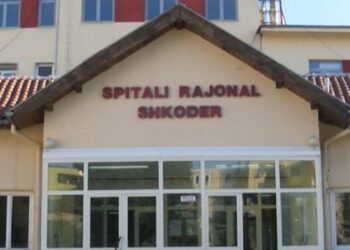 Shkodër – Makina përplas këmbësoren në vijat e bardha