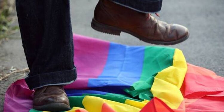 Uganda miraton ligj të ashpër kundër LGBTQ, duke përfshirë dënimin me vdekje