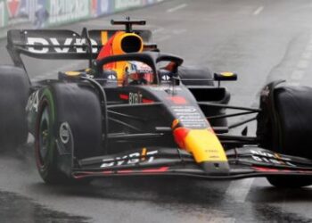 Verstappen kapërcen shiun për të vulosur fitoren supreme të Monacos
