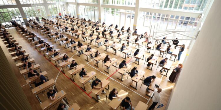 Matura Shtetërore – Sot provimi i lëndës së matematikës