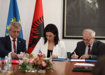 Për mësuesit që janë në prag pensioni, ministrja e Arsimit Evis Kushi prezanton vendimin e ri 