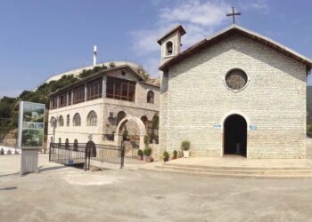 Sonte nata e meshës së madhe në kishën e Shën Antonit në Laç