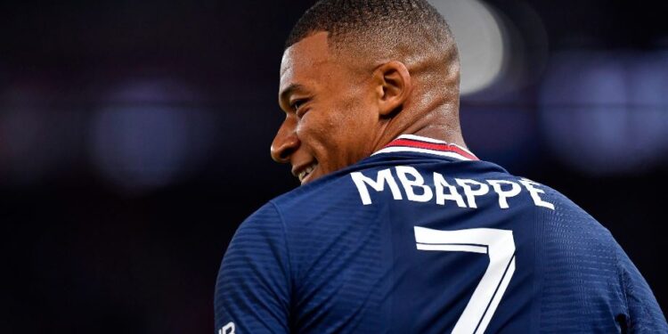 Pas largimit të Messit, edhe Mbappe lëshon bombën – Nuk firmos kontratën për të qëndruar me PSG