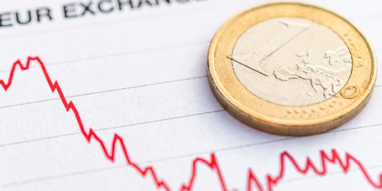 Bie sërish euro, ja me sa blihet e shitet si monedhë në vend