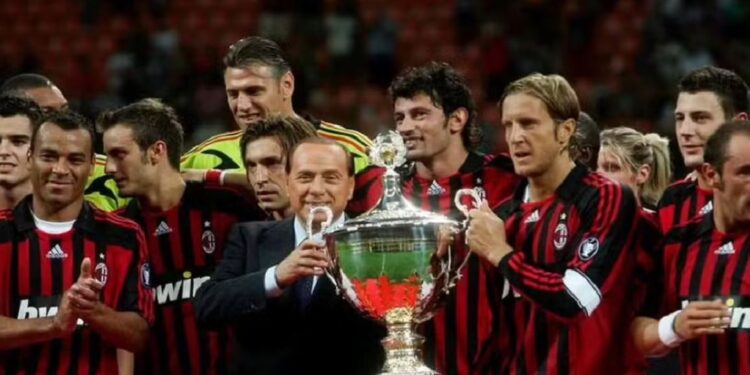AC Milan dhe Ancelotti fjalë të ndjera për Silvio Berlusconin