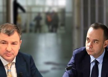 Çfarë i bën bashkë Alqi Bllakon dhe Vangjush Dakon?