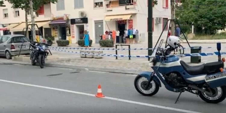 E rëndë në Fier – Përplaset motori i policisë, efektivi në gjendje të rëndë