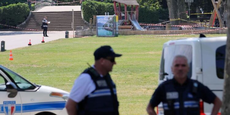 Sulm me thikë në Francë – Katër fëmijë të plagosur