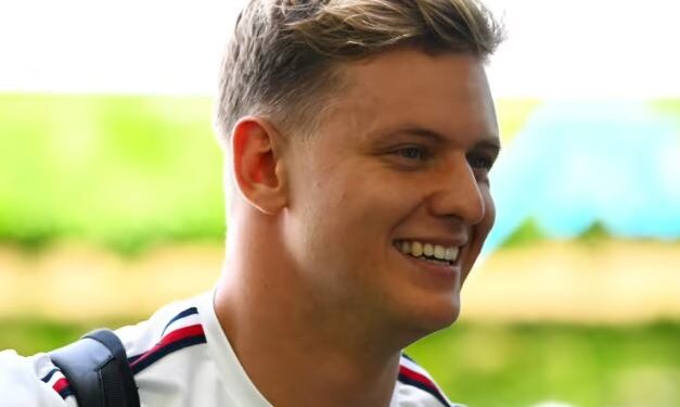Mick Schumacher do të kthehet në pistën e Formula 1 për të testuar Mercedesin në Spanjë