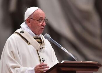 Papa Françesku sërish probleme me shëndetin, do të kryejë një ndërhyrje kirurgjikale urgjente në bark