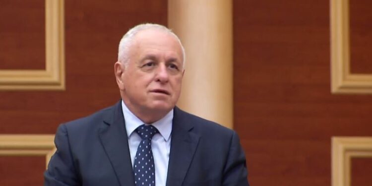 Lista e ambasadorëve, Shehu – Këtu ka emra që s’kanë lidhje me trupin diplomatik