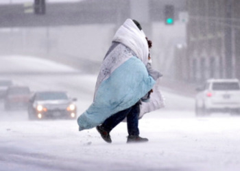 Acarai kaplon globin! SHBA anulon mbi 2000 fluturime për shkak të stuhisë