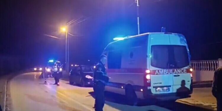 Aksidenti i rëndë në Vlorë, makina përplas 14-vjeçarin