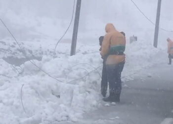 Stuhi dëbore, disa fshatra në Tropojë pa energji elektrike