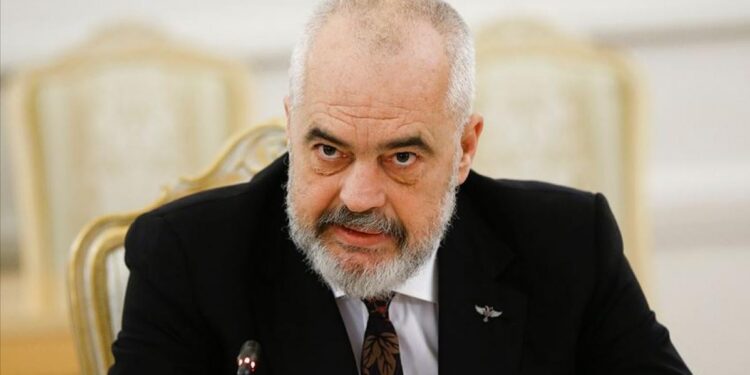 “Duhet kapital njerëzor”, Rama paralajmëron reformim në sistemin arsimor: Paga 950 euro për mësuesit
