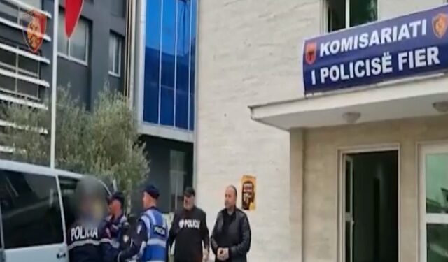 Shfrytëzonte një 24-vjeçare për prostitucion, arrestohet tutorja në Fier (EMRI)