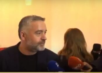 Reforma Zgjedhore, Blendi Klosi largohet nga mbledhja pasi u bllokua nga deputetët e opozitës: Le t’i mbajnë karriget