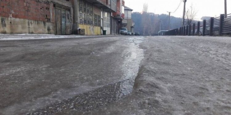 Acar në Tiranë/ I ftohti siberian përfshinë sonte kryeqytetin, ja sa do të shkojnë temperaturat