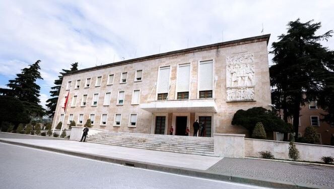 Qeveria merr vendimin, shtohet një tjetër festë zyrtare