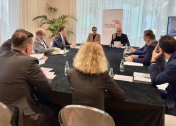 “Rimbursim i shpejtë i TVSH”, Rama arrin dakordësinë me përfaqësuesit e biznesit fason