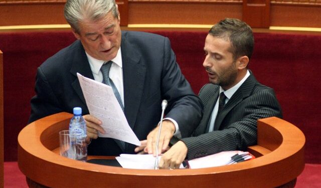 “Sali Berisha futi në burg nënën e dy fëmijëve në vitin 1992″/ Braçe bën deklaratën e fortë