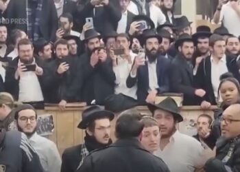 Pamje kur zbulohet tuneli sekret i Sinagogës që lidhej me tynele nëntokësore në New York, 9 të arrestuar